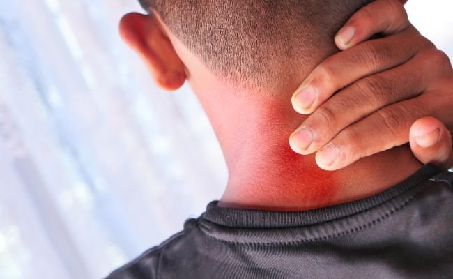Relaxing back and shoulder massage therapy for muscle tension relief